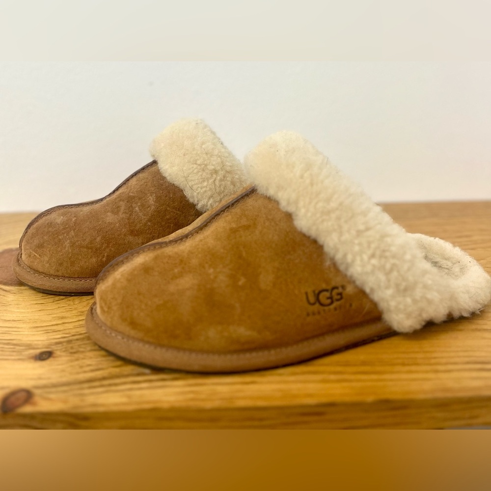 Women’s Chestnut Sheep Lined Ugg Scuffette II Slide on Slippers Size 8